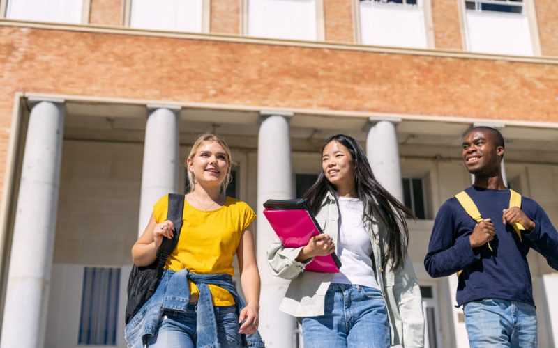 Estudia Ingeniería en Sistemas en la Universidad Latina y prepárate para el futuro digital